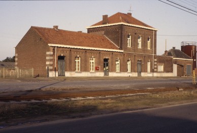 BALEN WEZEL  83-706.jpg